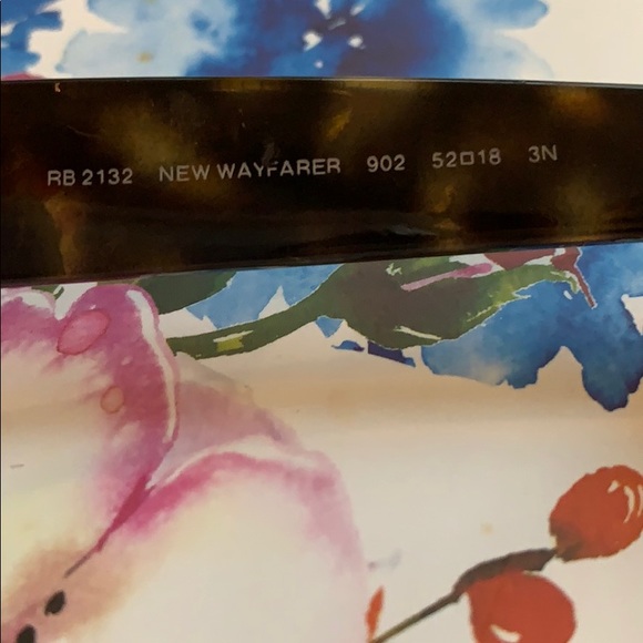 Ray-Ban Tortoise Shell Sunglasses LIKE NEW - Picture 8 of 8